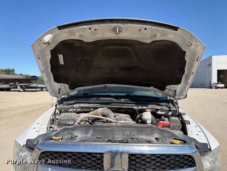 image for item EX1033 2019 RAM 1500 Crew Cab pickup truck