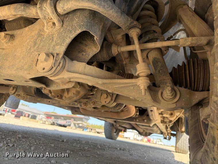 image for item EX1033 2019 RAM 1500 Crew Cab pickup truck