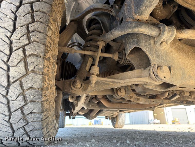 image for item EX1033 2019 RAM 1500 Crew Cab pickup truck