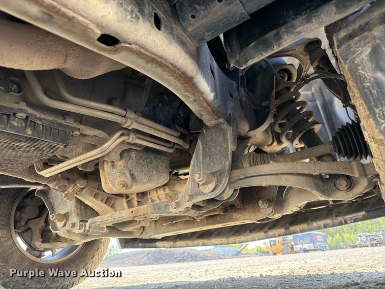 image for item EX1033 2019 RAM 1500 Crew Cab pickup truck