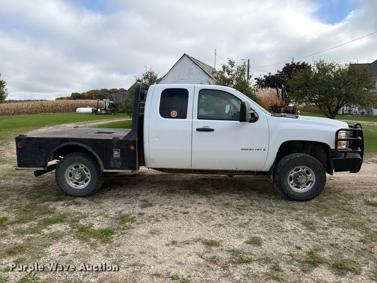 image for item EX1047 2008 Chevrolet Silverado 2500HD Ext. Cab dump flatbed pickup truck