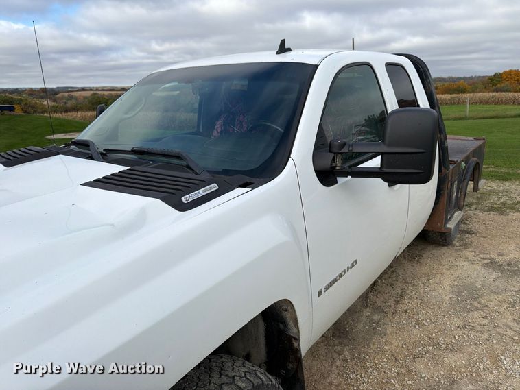 image for item EX1047 2008 Chevrolet Silverado 2500HD Ext. Cab dump flatbed pickup truck