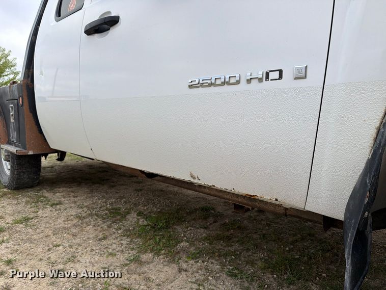 image for item EX1047 2008 Chevrolet Silverado 2500HD Ext. Cab dump flatbed pickup truck