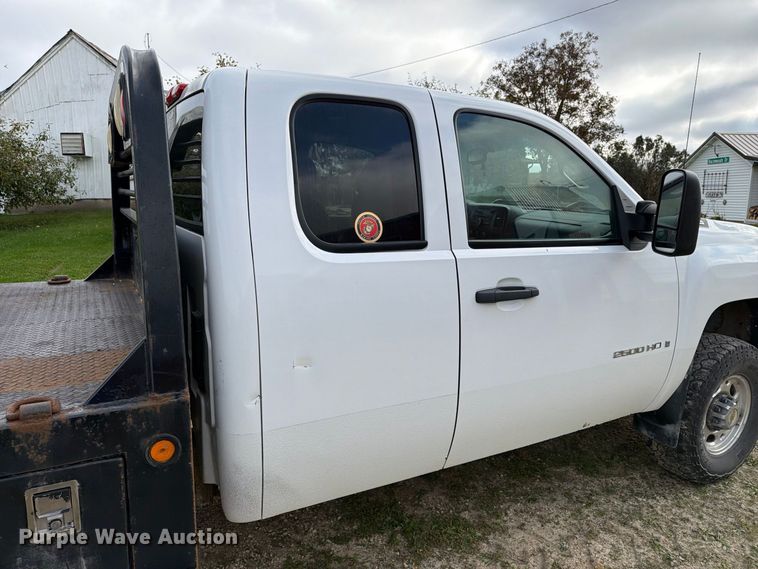 image for item EX1047 2008 Chevrolet Silverado 2500HD Ext. Cab dump flatbed pickup truck