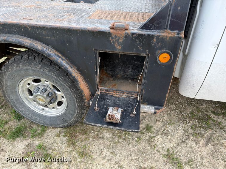 image for item EX1047 2008 Chevrolet Silverado 2500HD Ext. Cab dump flatbed pickup truck