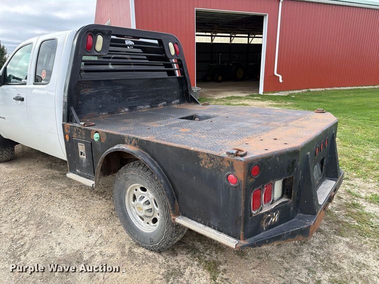 image for item EX1047 2008 Chevrolet Silverado 2500HD Ext. Cab dump flatbed pickup truck
