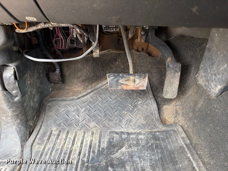 image for item EX1047 2008 Chevrolet Silverado 2500HD Ext. Cab dump flatbed pickup truck