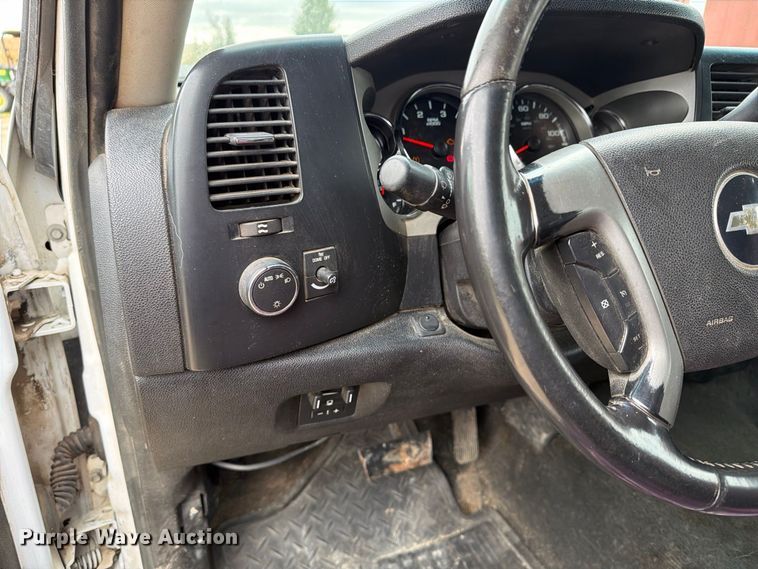 image for item EX1047 2008 Chevrolet Silverado 2500HD Ext. Cab dump flatbed pickup truck