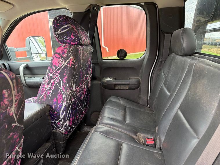 image for item EX1047 2008 Chevrolet Silverado 2500HD Ext. Cab dump flatbed pickup truck