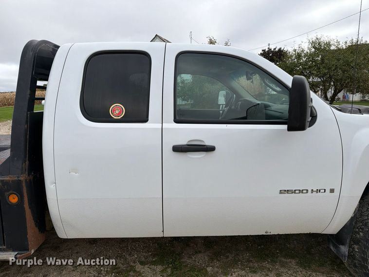 image for item EX1047 2008 Chevrolet Silverado 2500HD Ext. Cab dump flatbed pickup truck