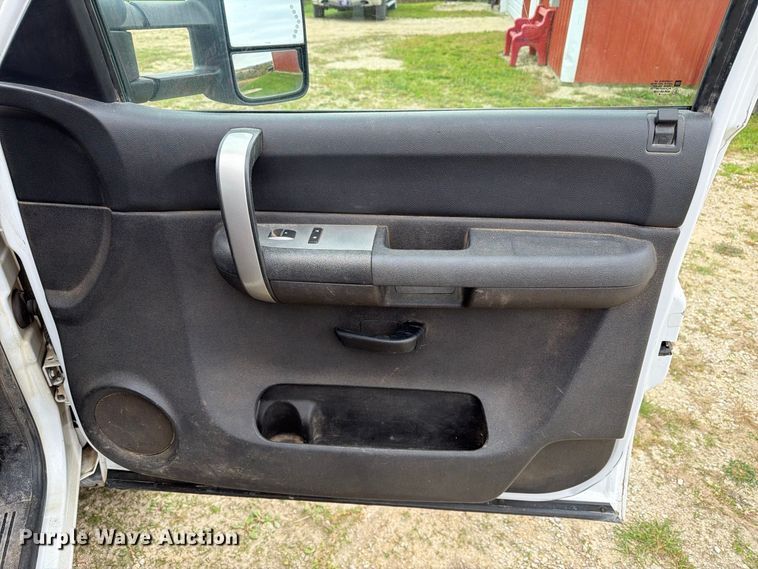 image for item EX1047 2008 Chevrolet Silverado 2500HD Ext. Cab dump flatbed pickup truck