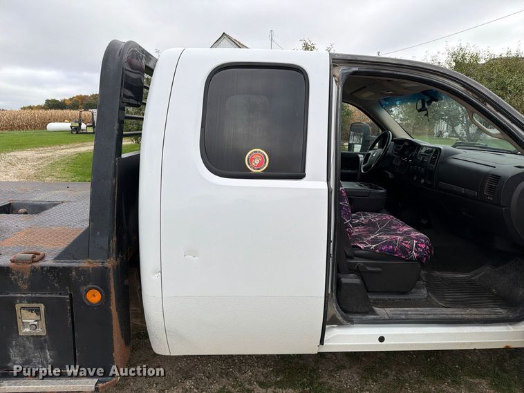 image for item EX1047 2008 Chevrolet Silverado 2500HD Ext. Cab dump flatbed pickup truck