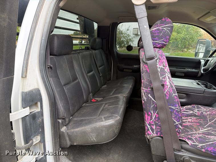 image for item EX1047 2008 Chevrolet Silverado 2500HD Ext. Cab dump flatbed pickup truck