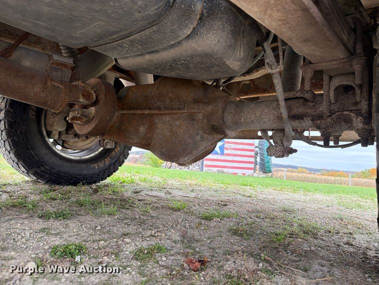 image for item EX1047 2008 Chevrolet Silverado 2500HD Ext. Cab dump flatbed pickup truck