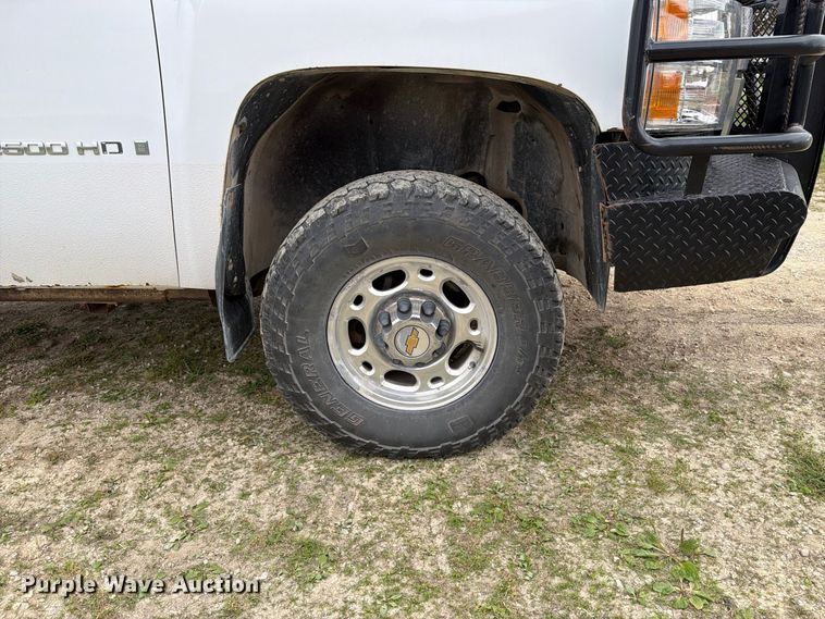image for item EX1047 2008 Chevrolet Silverado 2500HD Ext. Cab dump flatbed pickup truck