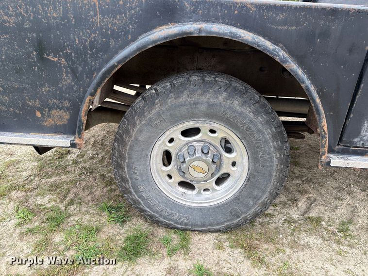 image for item EX1047 2008 Chevrolet Silverado 2500HD Ext. Cab dump flatbed pickup truck