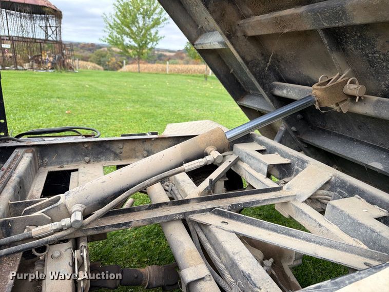 image for item EX1052 1987 Cushman Truckster utility vehicle