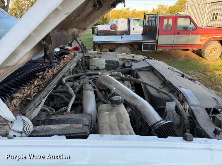 image for item EX1492 2004 Chevrolet Silverado 2500HD Crew Cab pickup truck