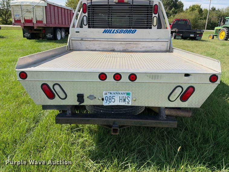 image for item EX2277 2003 Ford F250 Super Duty XLT Crew Cab flatbed pickup truck