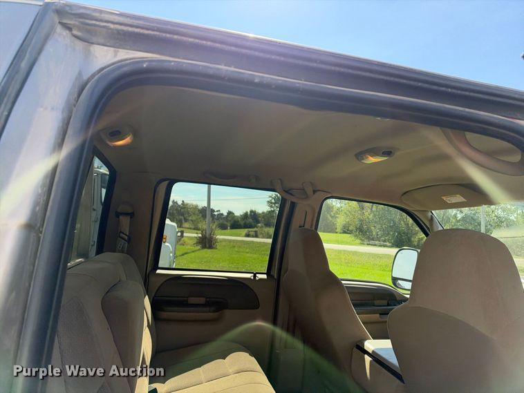 image for item EX2277 2003 Ford F250 Super Duty XLT Crew Cab flatbed pickup truck