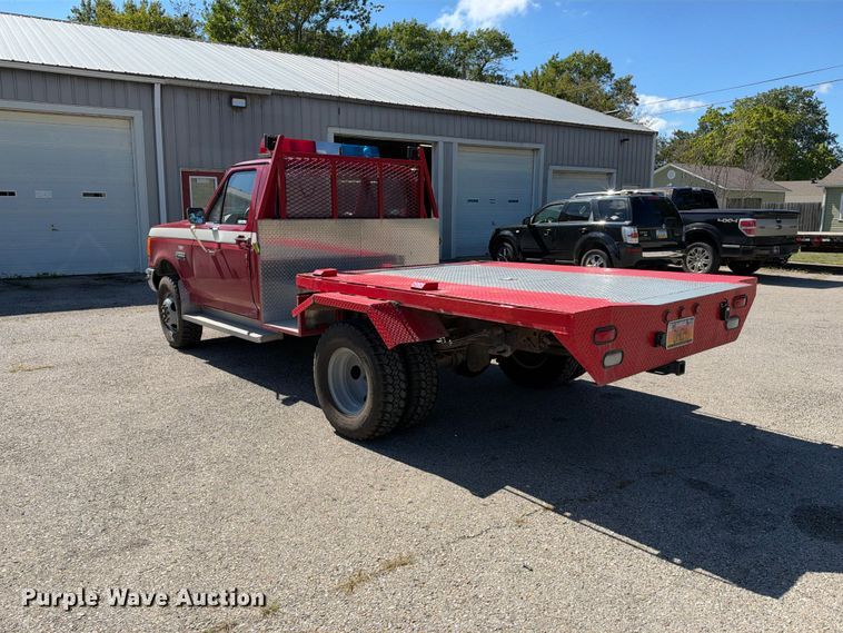 image for item EX2324 1988 Ford F250 flatbed pickup truck