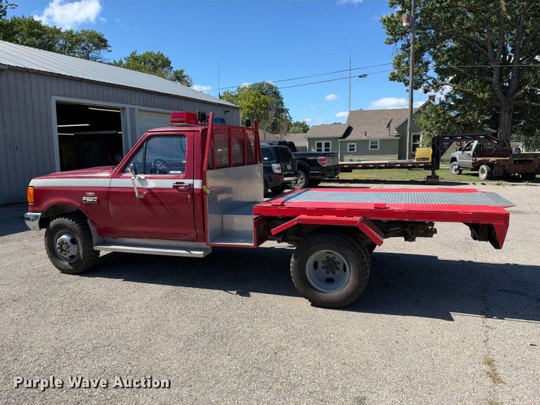 image for item EX2324 1988 Ford F250 flatbed pickup truck