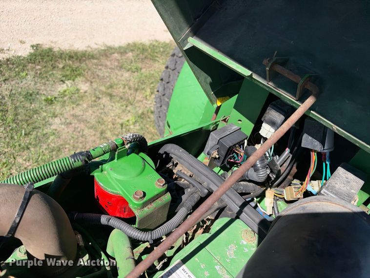 image for item EX2330 2004 John Deere 990 tractor
