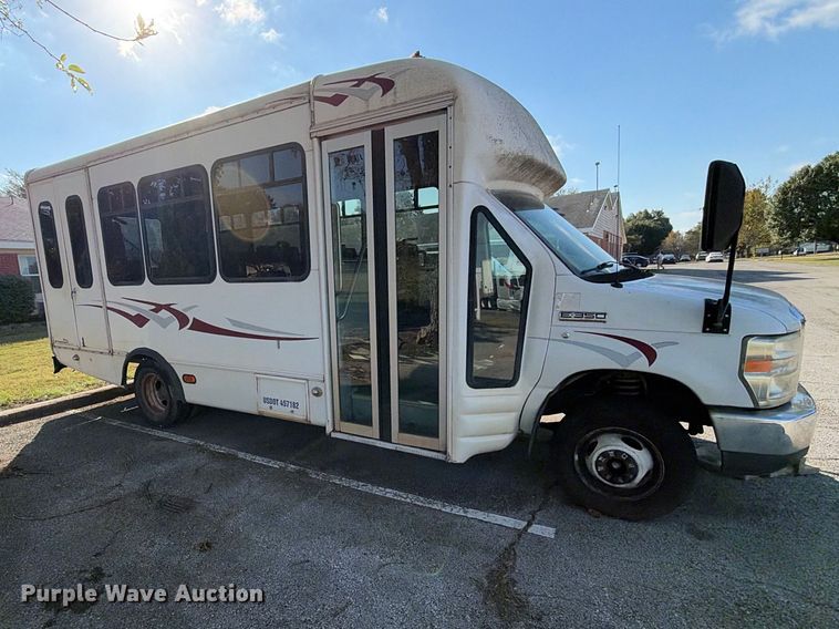 image for item EX2457 2008 Ford E350 Super Duty shuttle bus