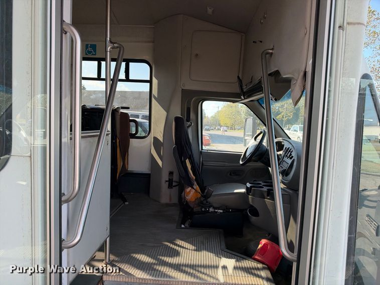 image for item EX2457 2008 Ford E350 Super Duty shuttle bus