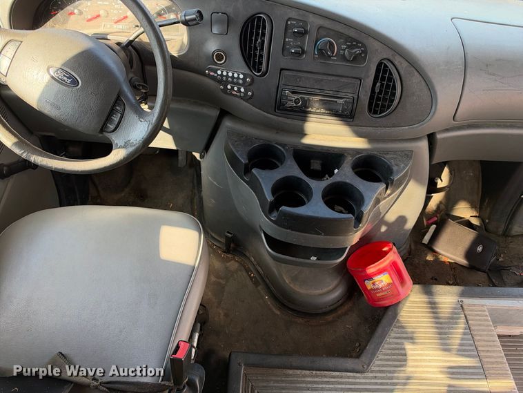 image for item EX2457 2008 Ford E350 Super Duty shuttle bus