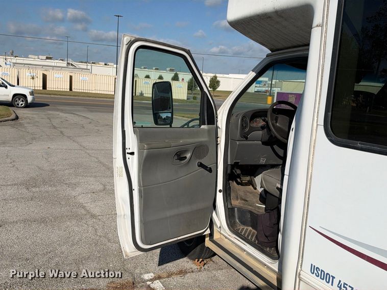 image for item EX2457 2008 Ford E350 Super Duty shuttle bus