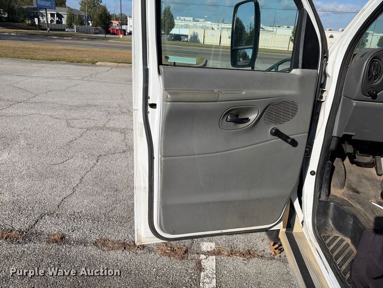 image for item EX2457 2008 Ford E350 Super Duty shuttle bus