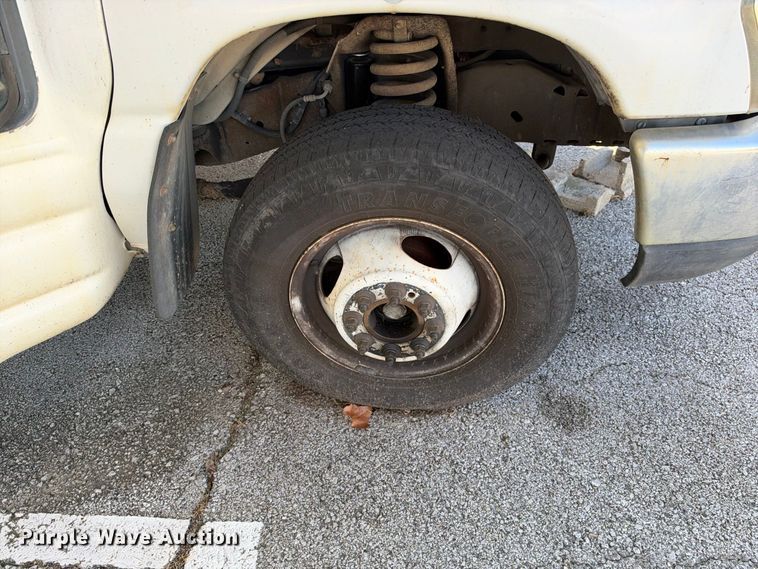 image for item EX2457 2008 Ford E350 Super Duty shuttle bus