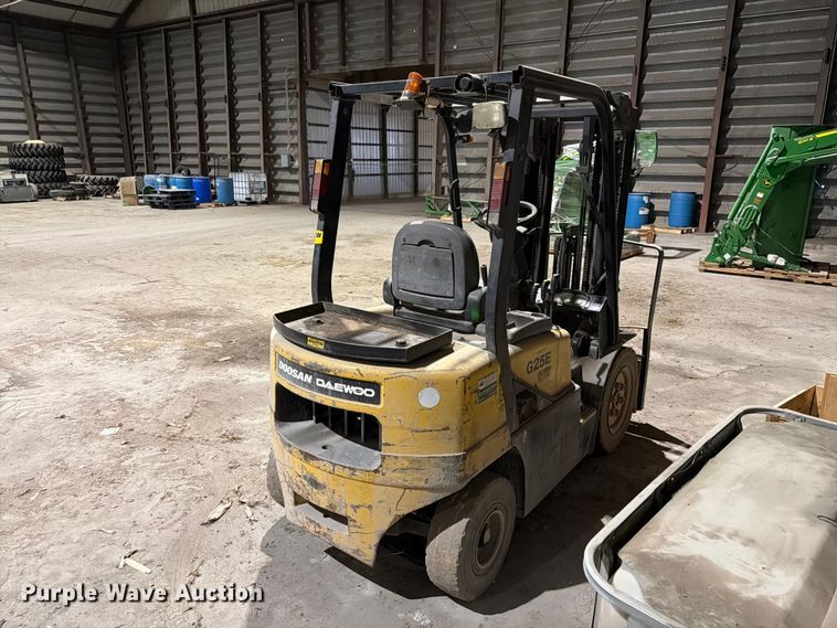 image for item EX4666 Doosan G25E3 forklift