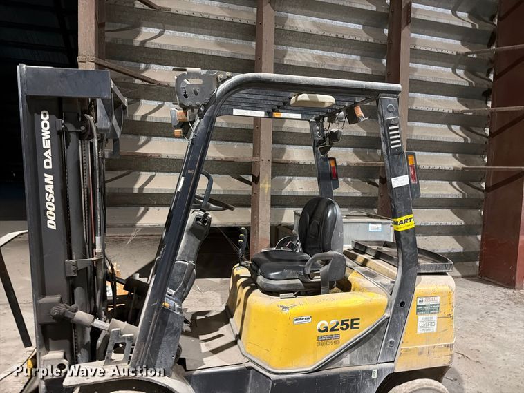image for item EX4666 Doosan G25E3 forklift