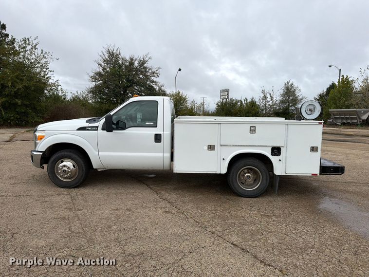 image for item EX4669 2012 Ford F350 Super Duty utility bed pickup truck