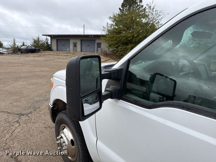 image for item EX4669 2012 Ford F350 Super Duty utility bed pickup truck