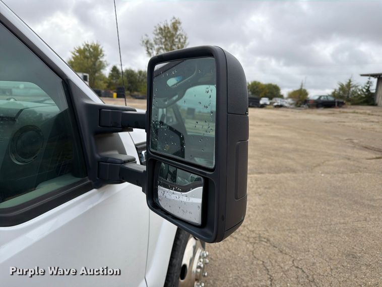 image for item EX4669 2012 Ford F350 Super Duty utility bed pickup truck