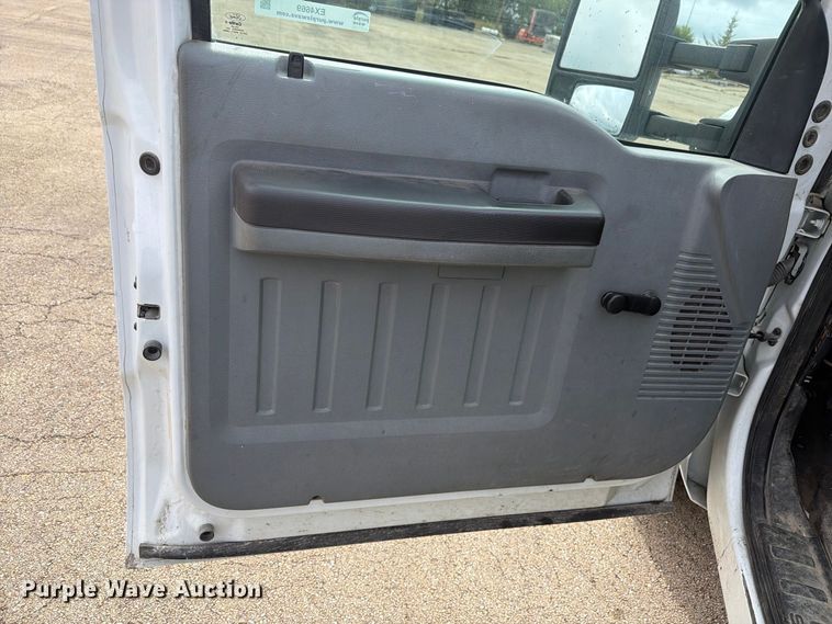 image for item EX4669 2012 Ford F350 Super Duty utility bed pickup truck