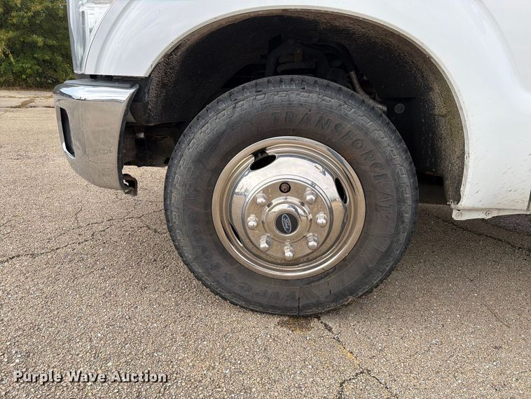image for item EX4669 2012 Ford F350 Super Duty utility bed pickup truck