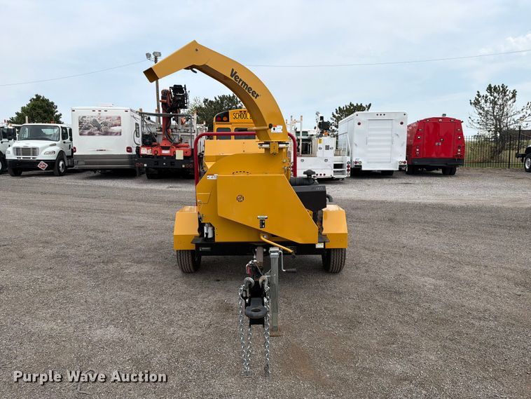 image for item FB5024 2022 Vermeer BC900XL wood chipper