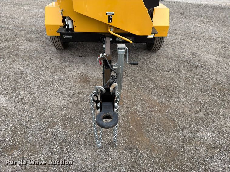 image for item FB5024 2022 Vermeer BC900XL wood chipper