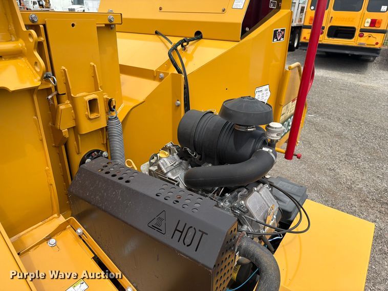 image for item FB5024 2022 Vermeer BC900XL wood chipper