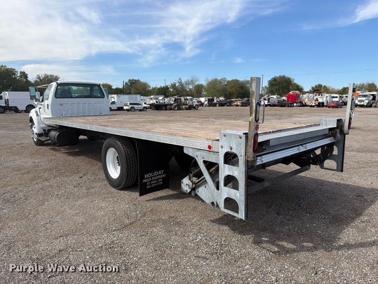 image for item FB5045 2006 Ford F650 flatbed truck