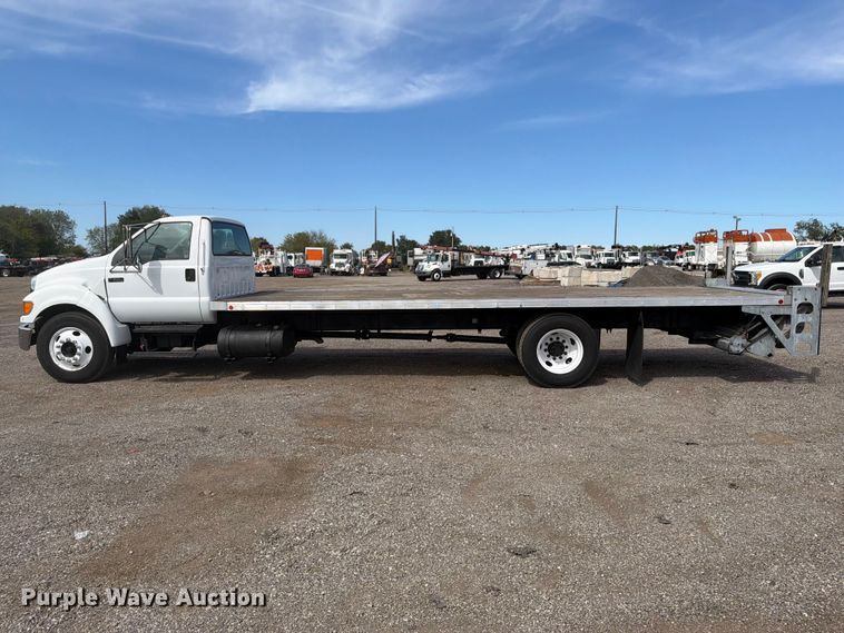 image for item FB5045 2006 Ford F650 flatbed truck