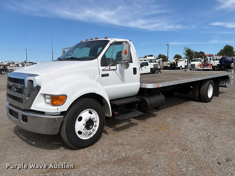 image for item FB5045 2006 Ford F650 flatbed truck