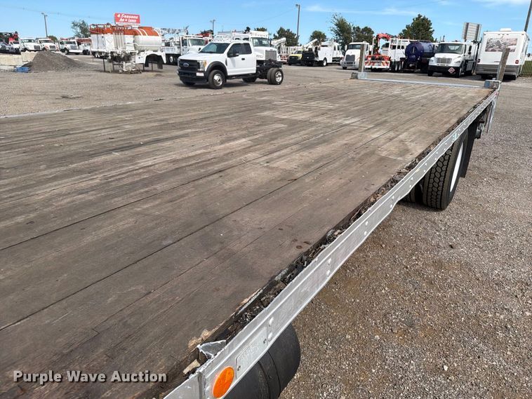 image for item FB5045 2006 Ford F650 flatbed truck