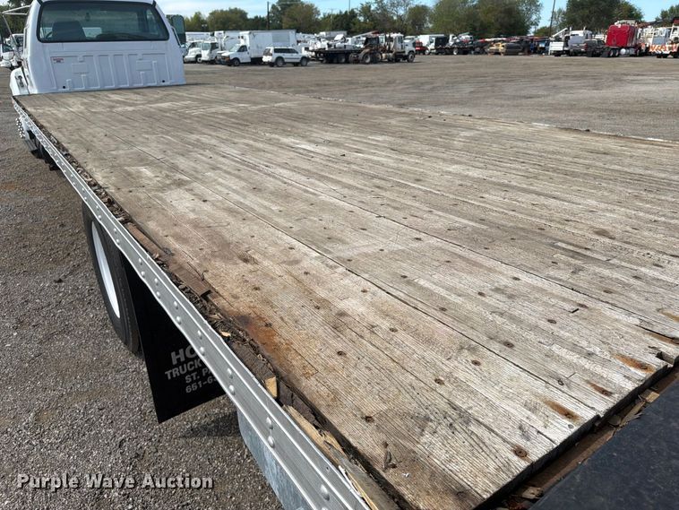 image for item FB5045 2006 Ford F650 flatbed truck