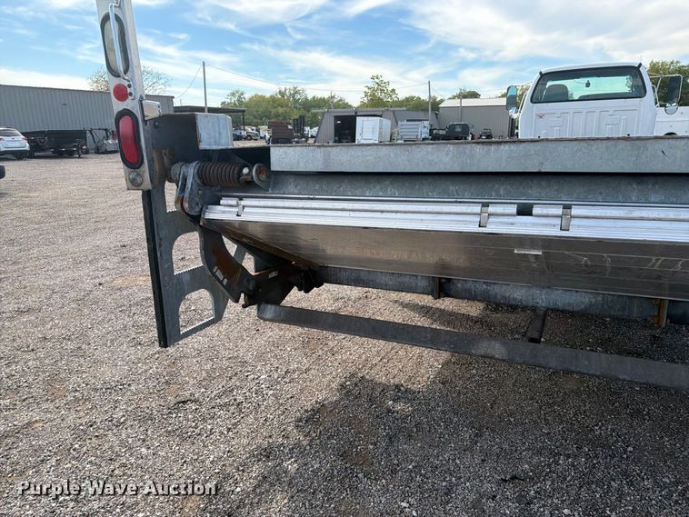 image for item FB5045 2006 Ford F650 flatbed truck