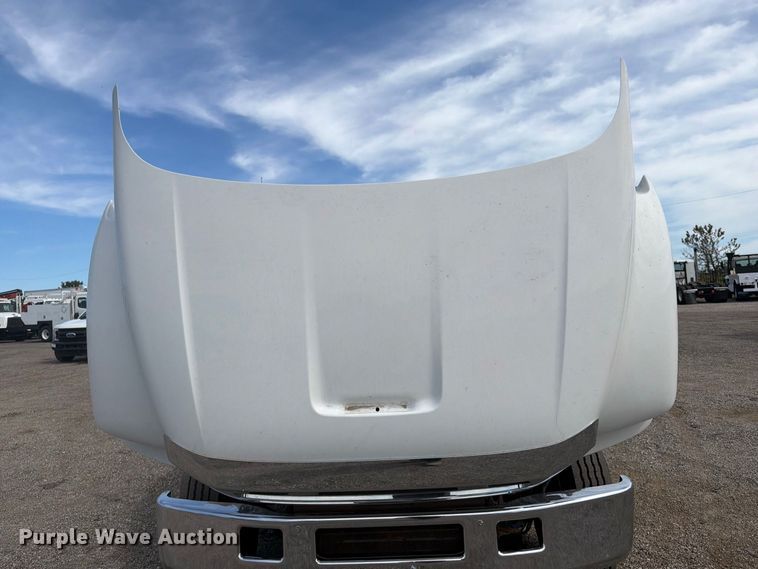 image for item FB5045 2006 Ford F650 flatbed truck